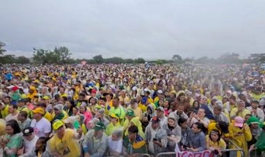 Multidão ocupa a Praça do Cruzeiro e encerra Marcha “Acorda Brasil” em Brasília