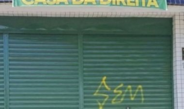 Casa da Direita é alvo de pichação em Irecê