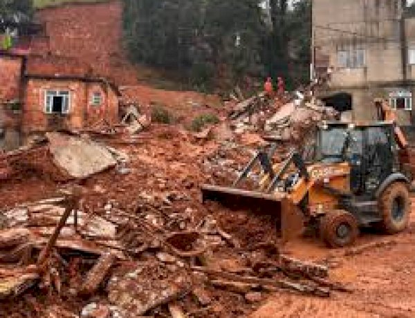 Temporal histórico deixa 21 mortos e rastro de destruição em cidades da Zona da Mata mineira
