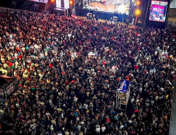 Neto Brito reúne multidão em mais uma noite de festa no Festival do Cuscuz 2026