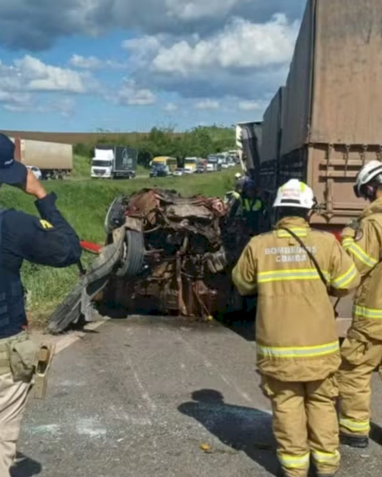 Tragédia na BR-324: engavetamento com nove veículos deixa um morto e seis feridos