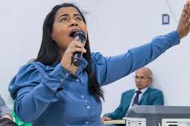 Cantora gospel Ana Clézia morre aos 38 anos após complicações de saúde