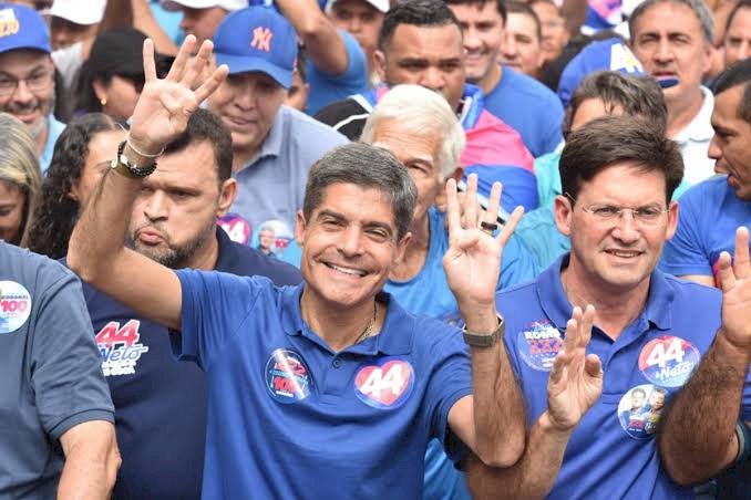 ACM Neto promete ampliar acesso à água em Brumado e critica taxas cobradas pela Embasa